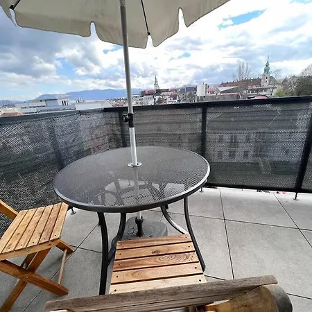 Center With Balcony * 질리나