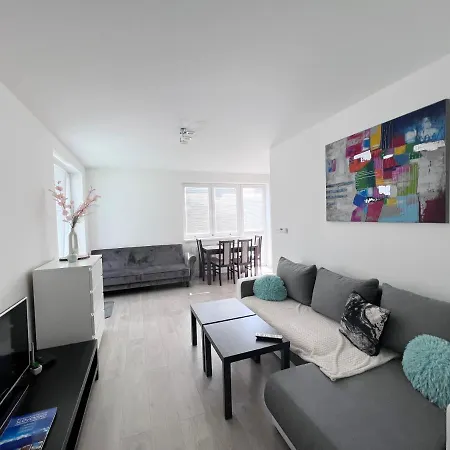 Center With Balcony *