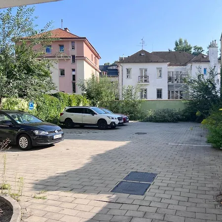 Center With Balcony Apartman